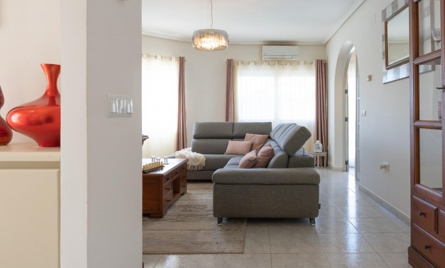 Herverkoop - Villa -
Orihuela Costa - Playa Flamenca