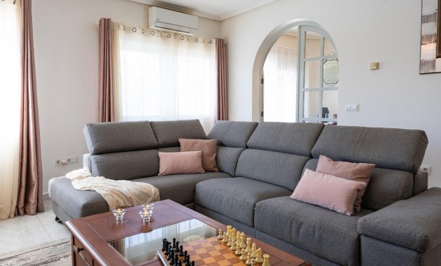 Herverkoop - Villa -
Orihuela Costa - Playa Flamenca