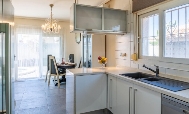 Herverkoop - Villa -
Orihuela Costa - Playa Flamenca