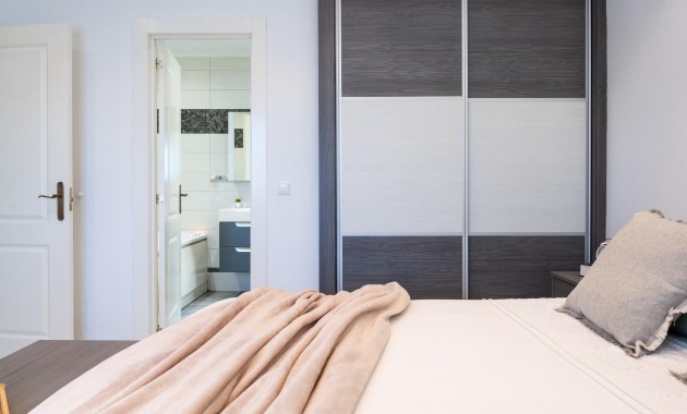 Herverkoop - Villa -
Orihuela Costa - Playa Flamenca