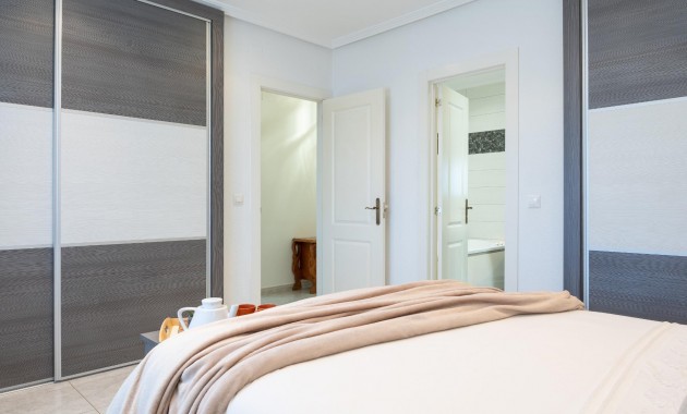 Herverkoop - Villa -
Orihuela Costa - Playa Flamenca