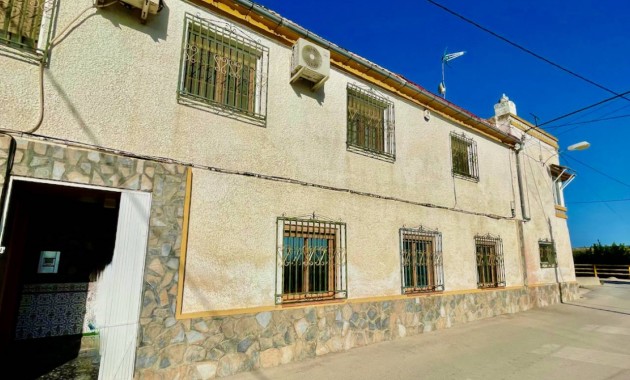 Herverkoop - Villa -
Orihuela