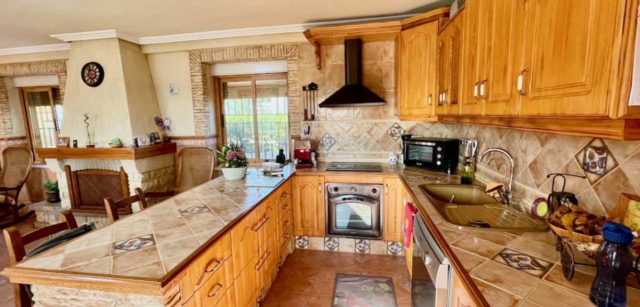 Herverkoop - Villa -
Orihuela