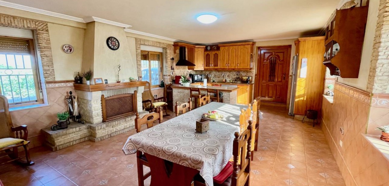 Herverkoop - Villa -
Orihuela