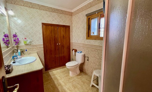 Herverkoop - Villa -
Orihuela