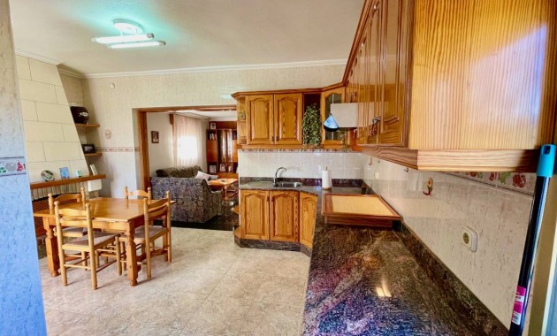 Herverkoop - Villa -
Orihuela