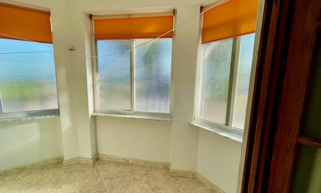 Herverkoop - Villa -
Orihuela