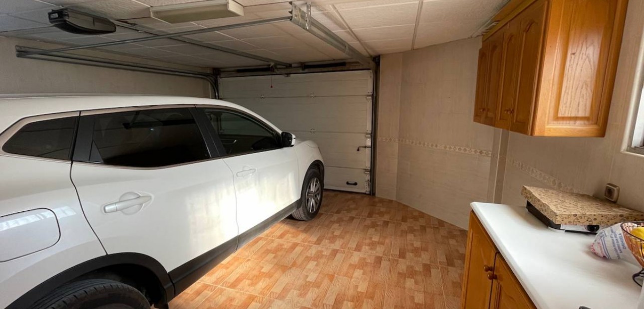 Herverkoop - Villa -
Orihuela