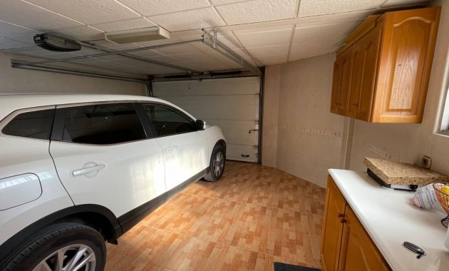 Herverkoop - Villa -
Orihuela