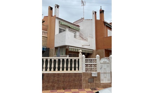 Herverkoop - duplex -
Torrevieja - Playa de los Naufragos