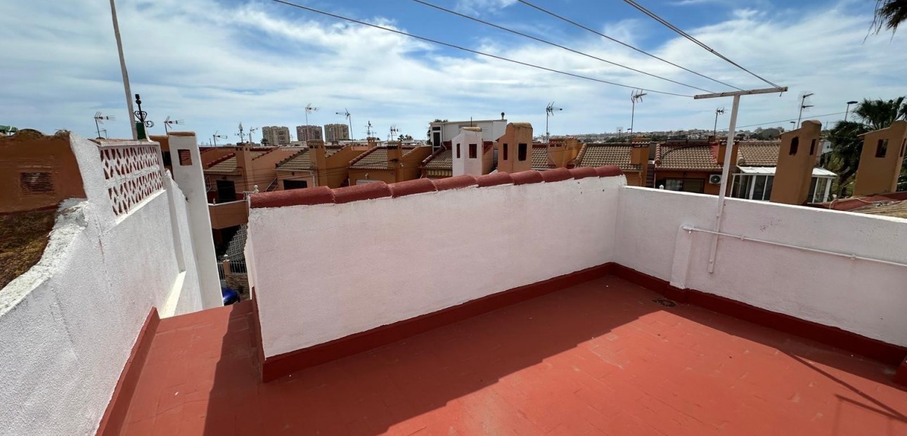 Herverkoop - duplex -
Torrevieja - Playa de los Naufragos