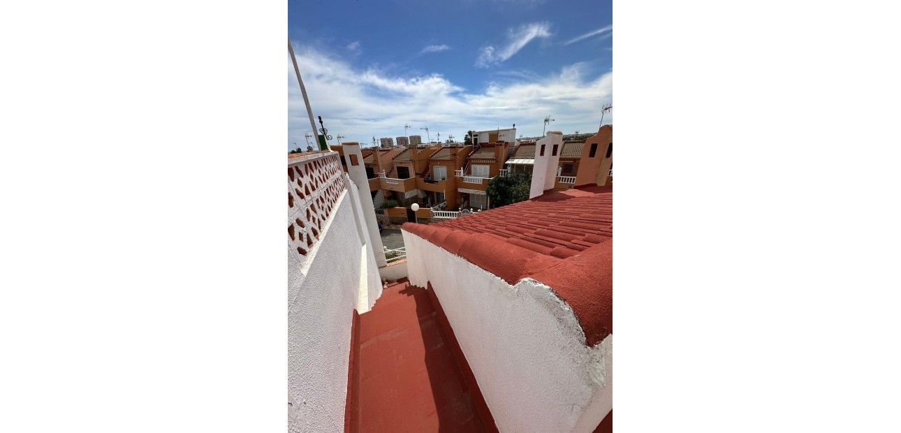 Herverkoop - duplex -
Torrevieja - Playa de los Naufragos