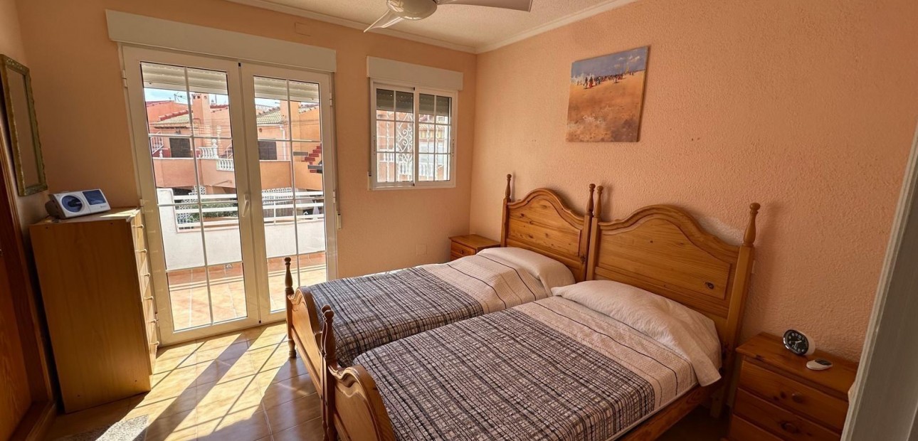 Herverkoop - duplex -
Torrevieja - Playa de los Naufragos