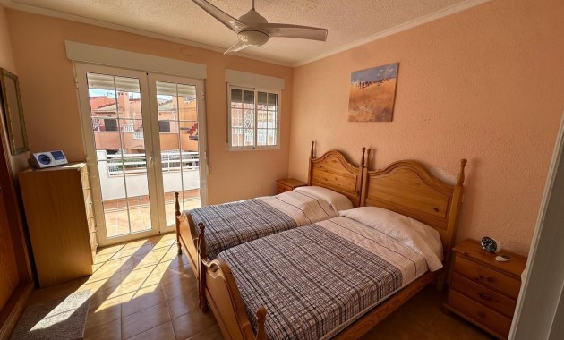 Herverkoop - duplex -
Torrevieja - Playa de los Naufragos