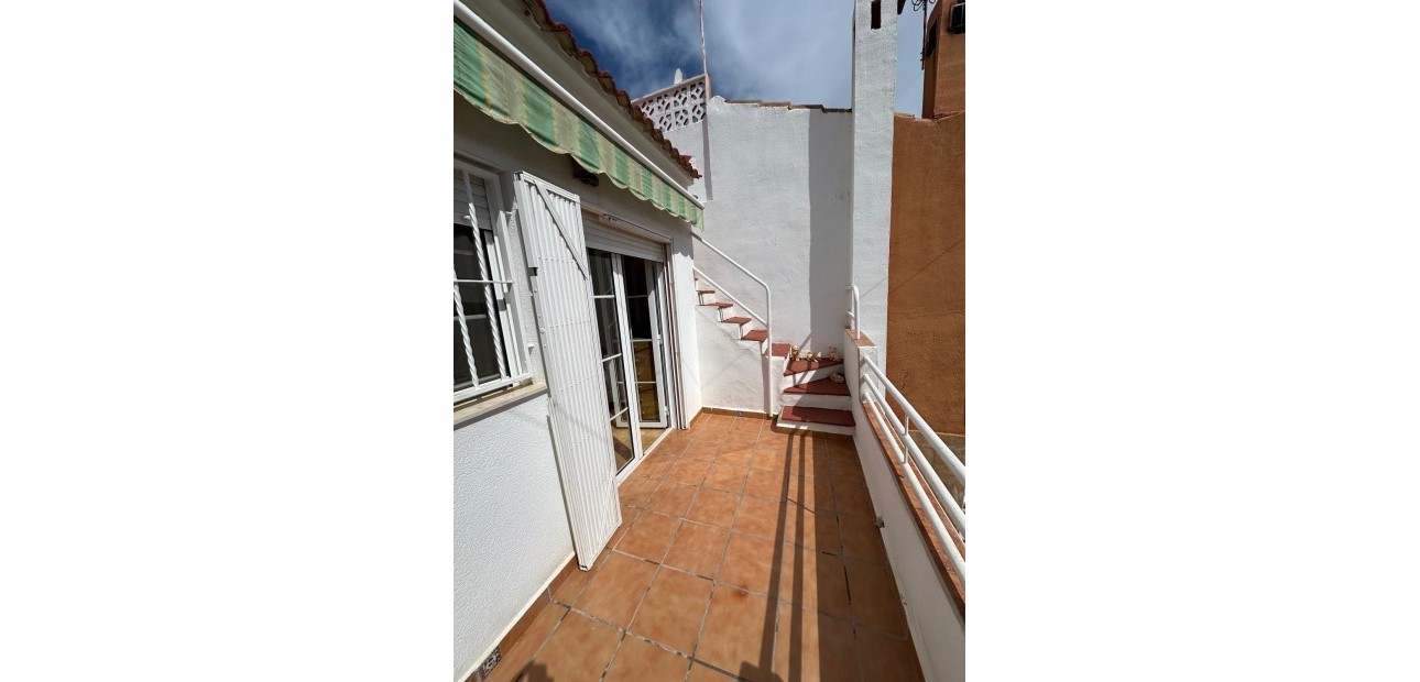 Herverkoop - duplex -
Torrevieja - Playa de los Naufragos