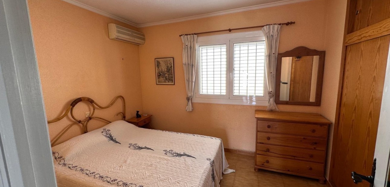 Herverkoop - duplex -
Torrevieja - Playa de los Naufragos