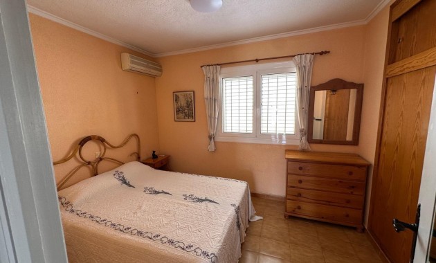 Herverkoop - duplex -
Torrevieja - Playa de los Naufragos