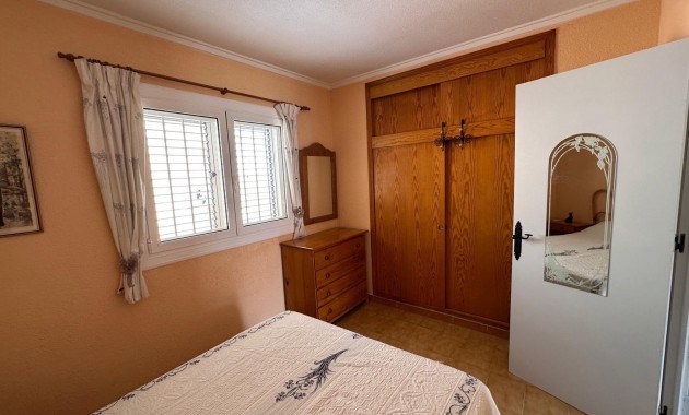 Herverkoop - duplex -
Torrevieja - Playa de los Naufragos