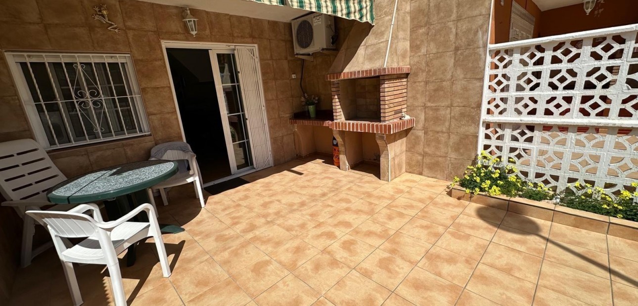 Herverkoop - duplex -
Torrevieja - Playa de los Naufragos