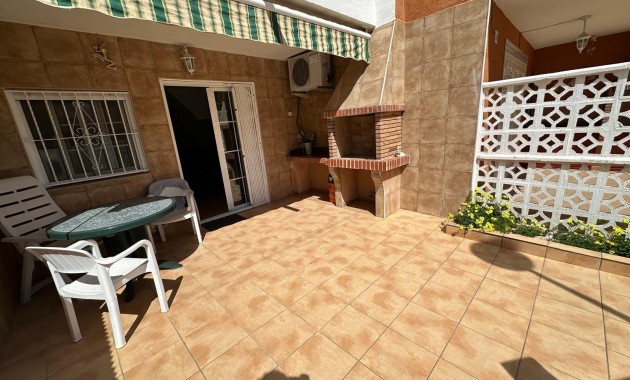 Herverkoop - duplex -
Torrevieja - Playa de los Naufragos