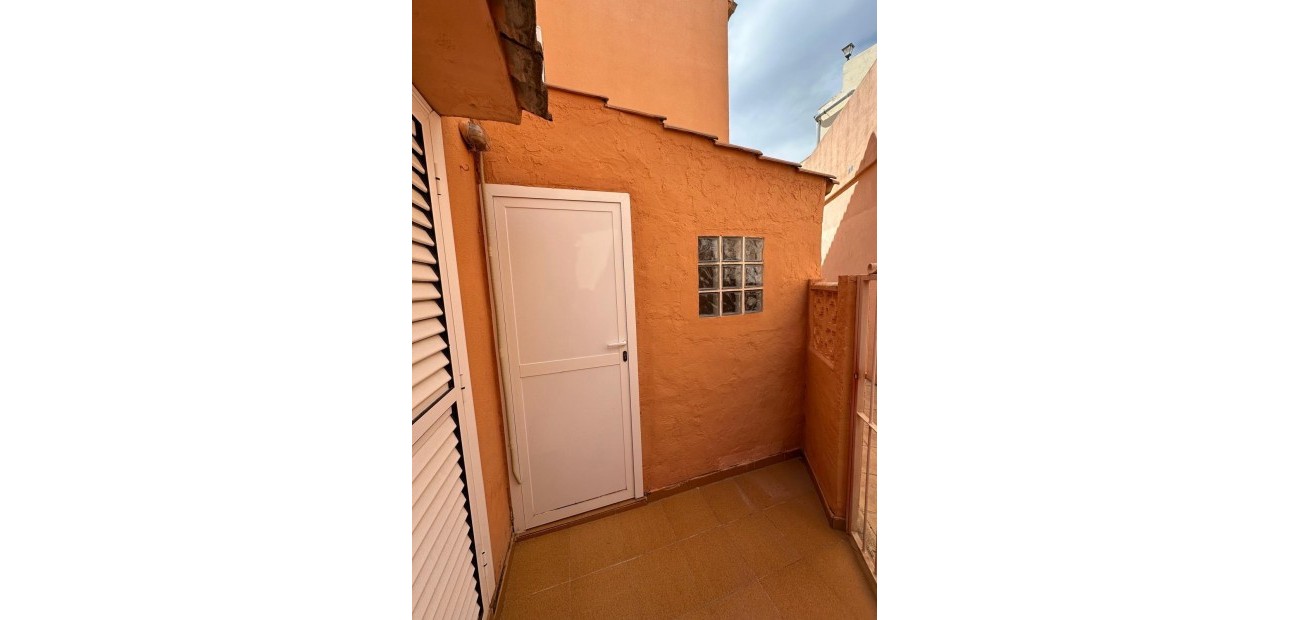 Herverkoop - duplex -
Torrevieja - Playa de los Naufragos