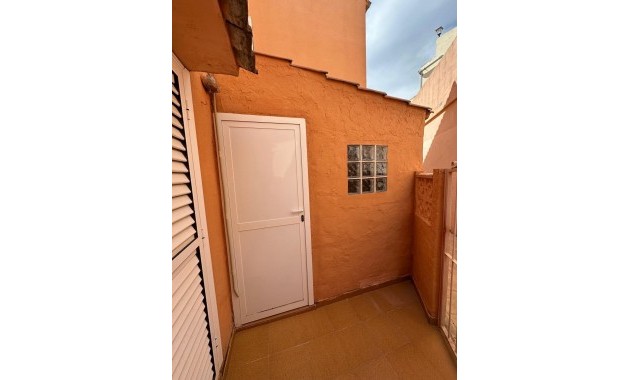 Herverkoop - duplex -
Torrevieja - Playa de los Naufragos