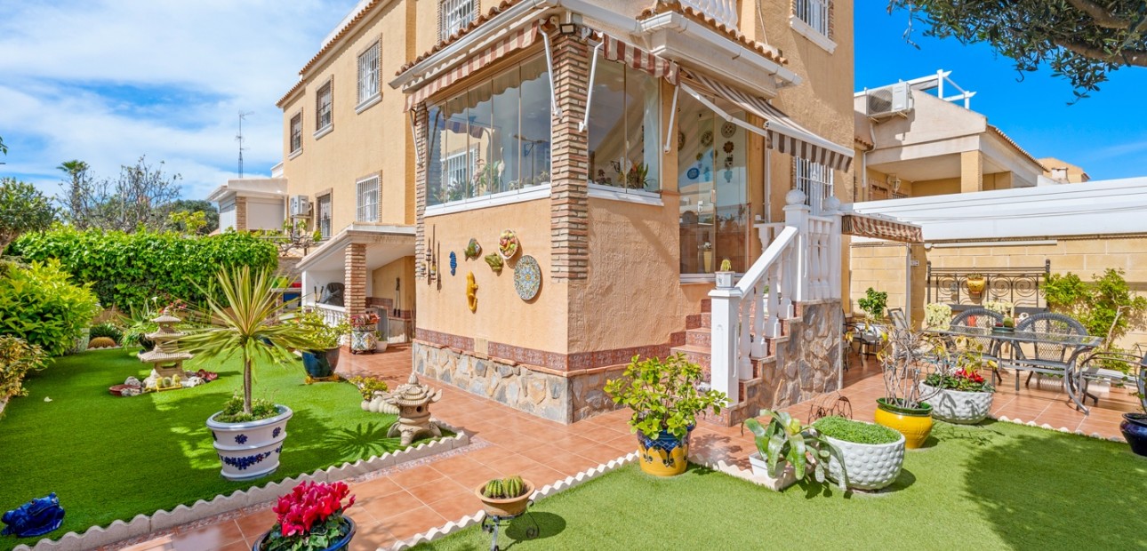 Herverkoop - Quad Villa -
Ciudad Quesada - Doña Pepa