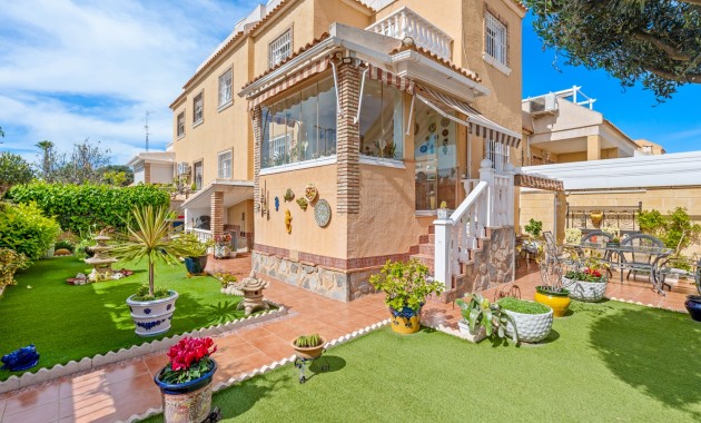 Herverkoop - Quad Villa -
Ciudad Quesada - Doña Pepa