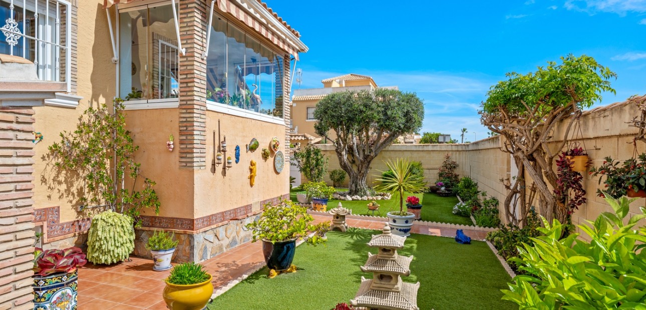 Herverkoop - Quad Villa -
Ciudad Quesada - Doña Pepa