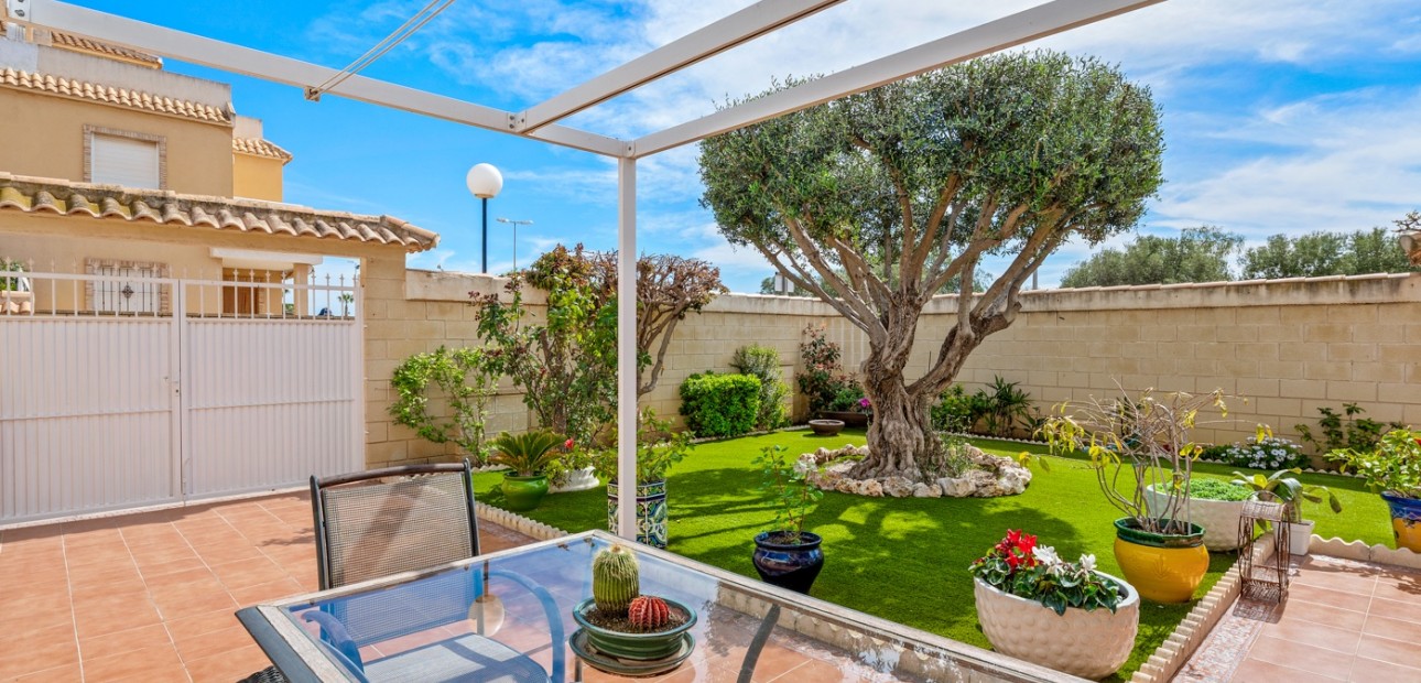 Herverkoop - Quad Villa -
Ciudad Quesada - Doña Pepa