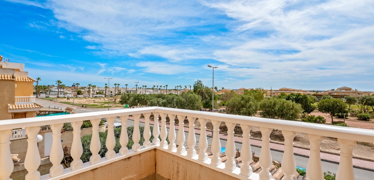 Herverkoop - Quad Villa -
Ciudad Quesada - Doña Pepa