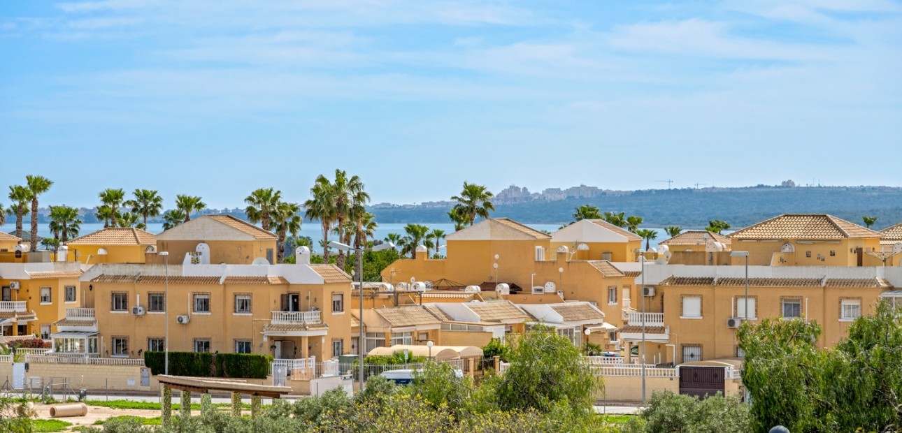 Herverkoop - Quad Villa -
Ciudad Quesada - Doña Pepa