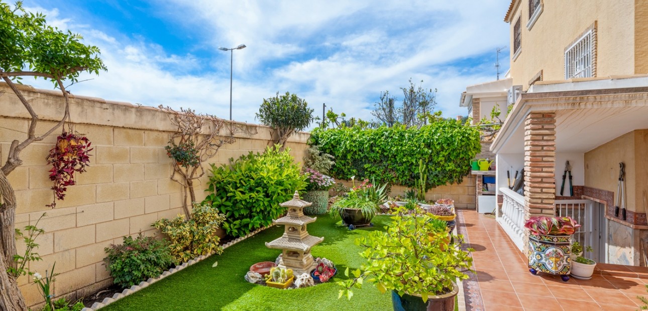 Herverkoop - Quad Villa -
Ciudad Quesada - Doña Pepa