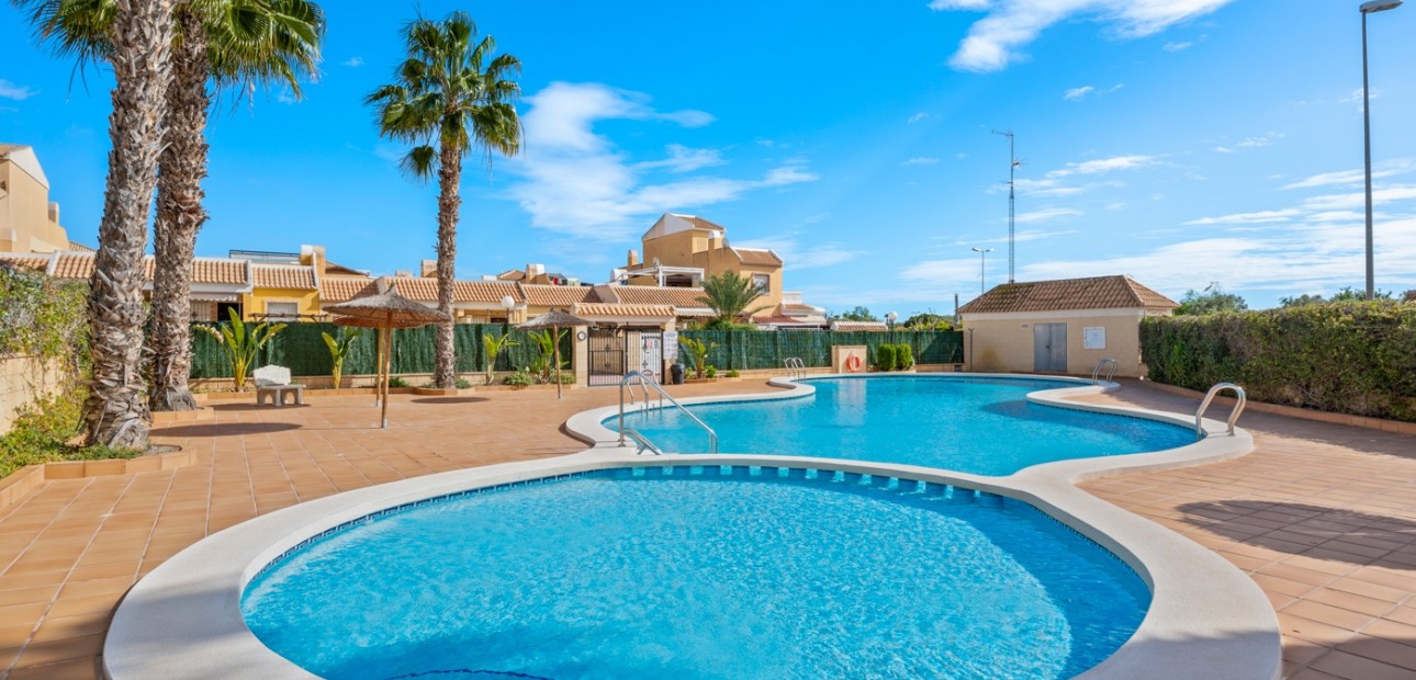 Herverkoop - Quad Villa -
Ciudad Quesada - Doña Pepa