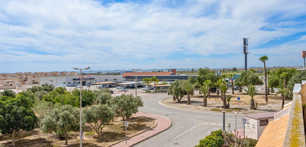 Herverkoop - Quad Villa -
Ciudad Quesada - Doña Pepa