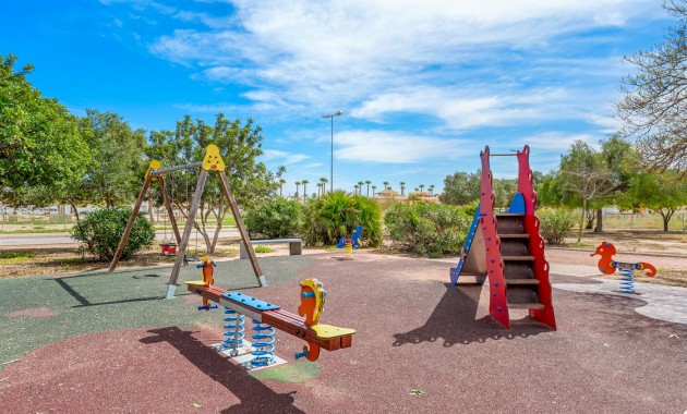 Herverkoop - Quad Villa -
Ciudad Quesada - Doña Pepa