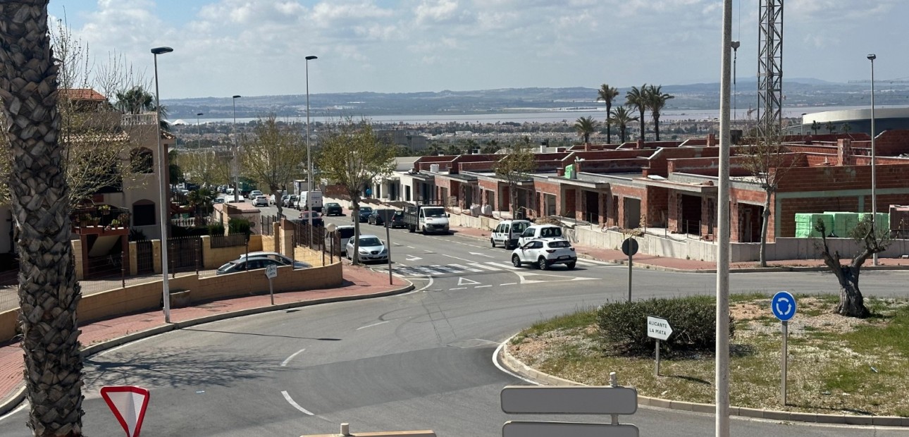 Herverkoop - Bungalow -
Torrevieja - Aguas Nuevas