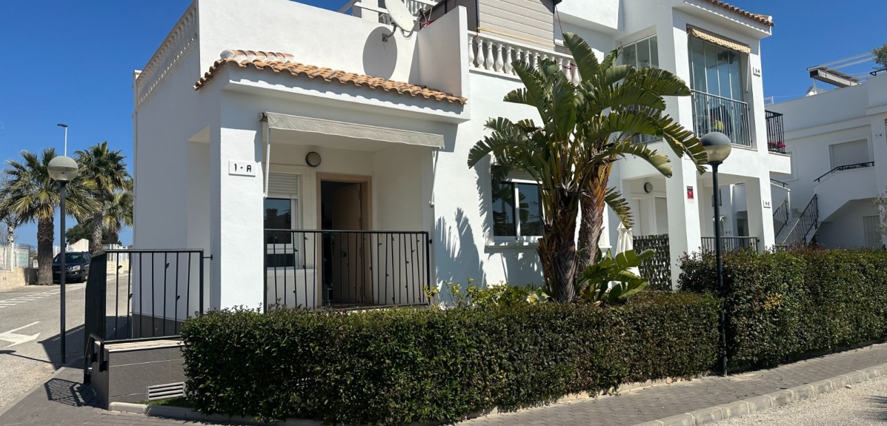 Herverkoop - Bungalow -
Torrevieja - Aguas Nuevas