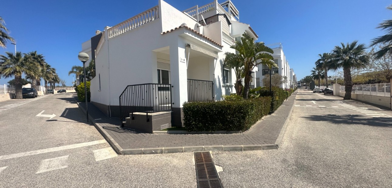 Herverkoop - Bungalow -
Torrevieja - Aguas Nuevas