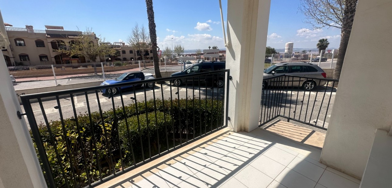 Herverkoop - Bungalow -
Torrevieja - Aguas Nuevas