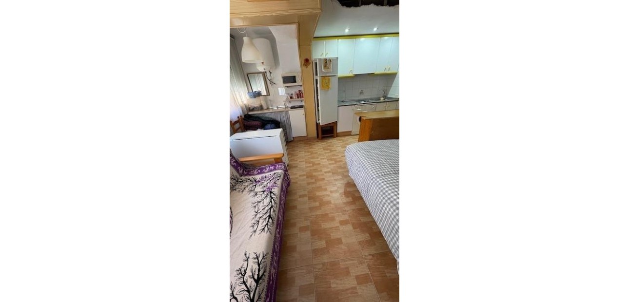 Herverkoop - Studio -
Torrevieja - Acequion