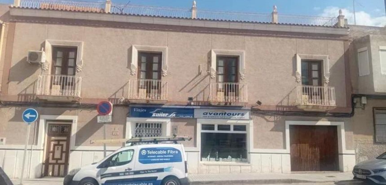 Herverkoop - Villa -
Santa Pola - Playa Levante