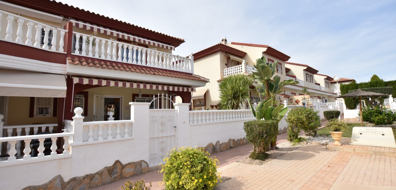 Herverkoop - Herenhuis -
Ciudad Quesada - Doña Pepa