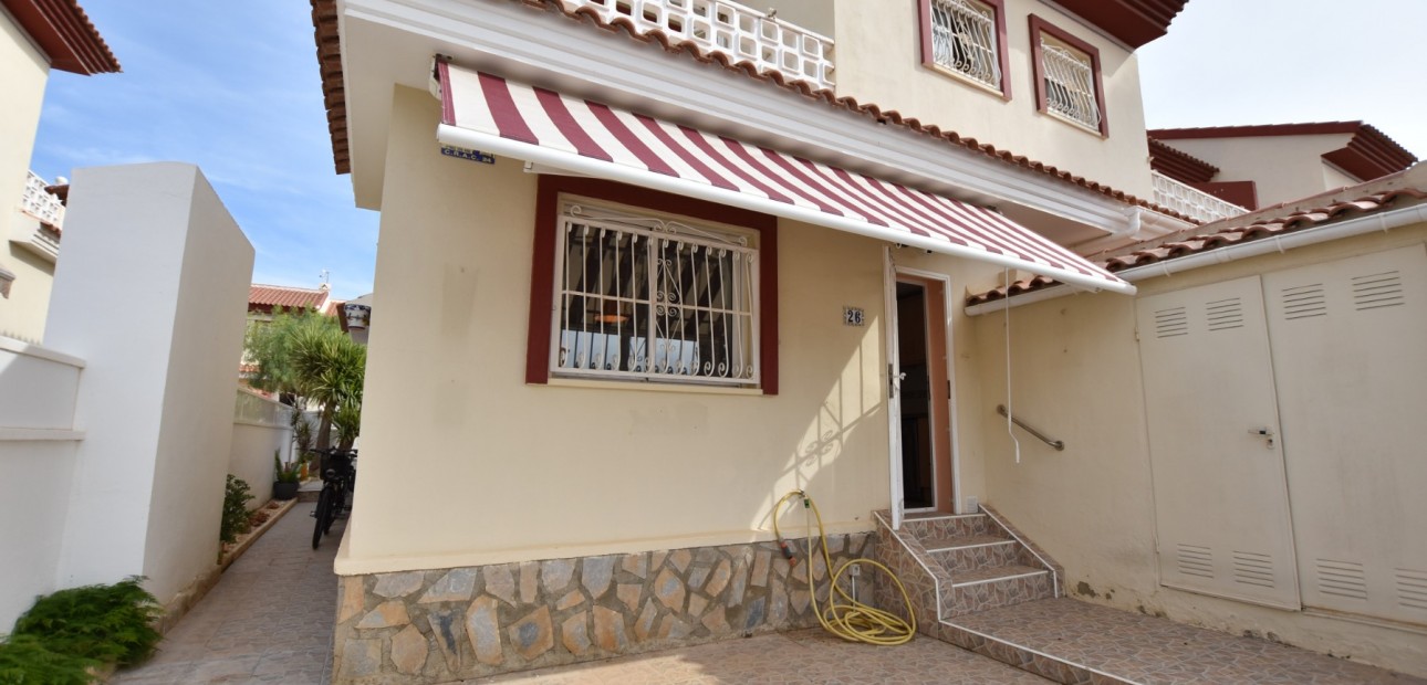 Herverkoop - Herenhuis -
Ciudad Quesada - Doña Pepa