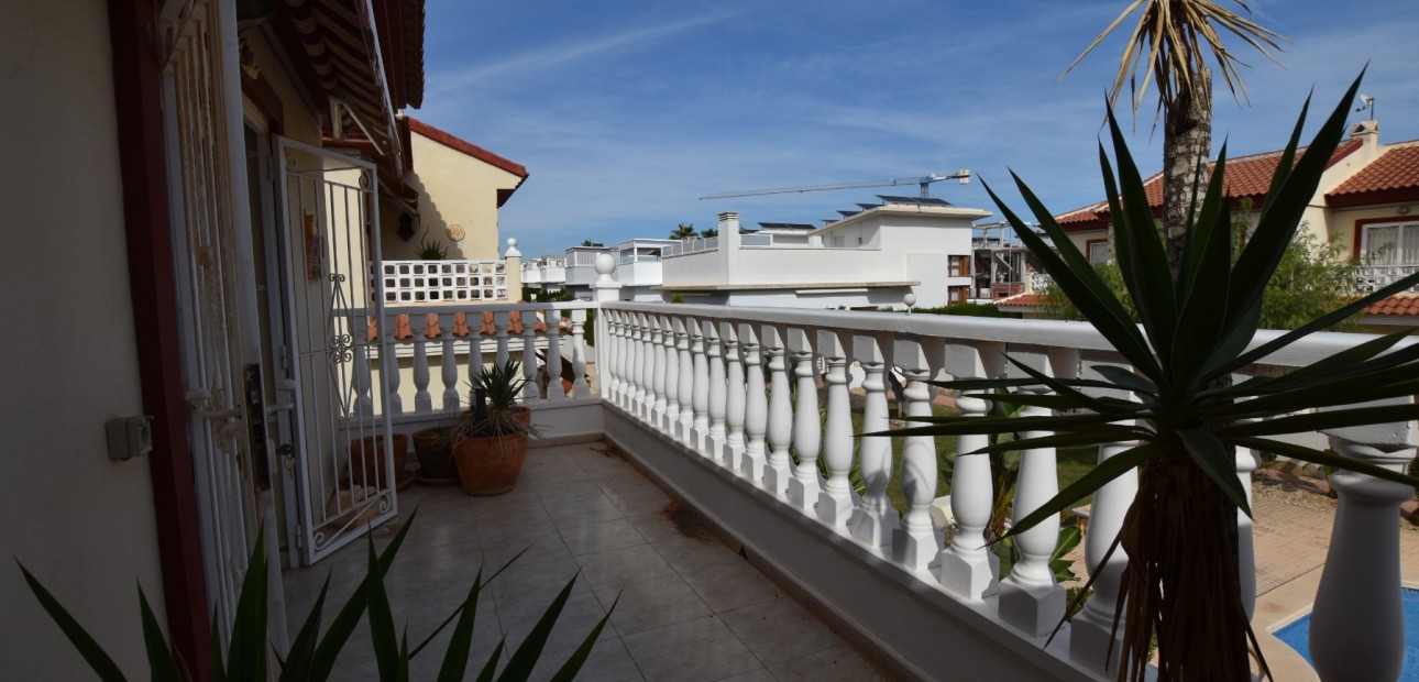 Herverkoop - Herenhuis -
Ciudad Quesada - Doña Pepa