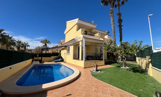 Herverkoop - Detached Villa -
Orihuela Costa - Los Dolses