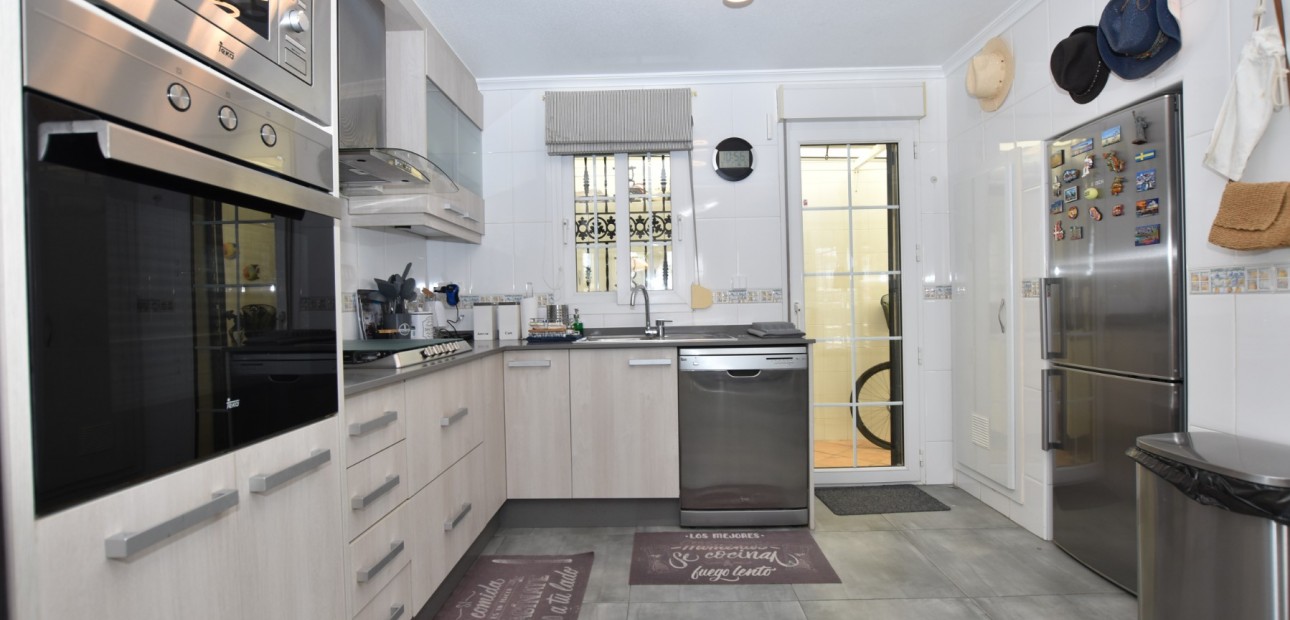 Herverkoop - Detached Villa -
Orihuela Costa - Los Dolses