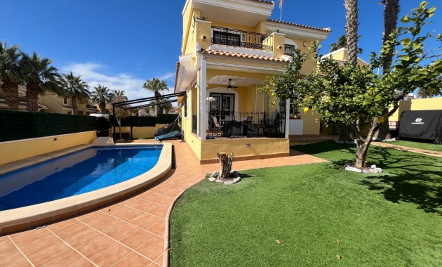 Herverkoop - Detached Villa -
Orihuela Costa - Los Dolses