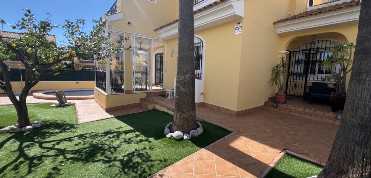 Herverkoop - Detached Villa -
Orihuela Costa - Los Dolses