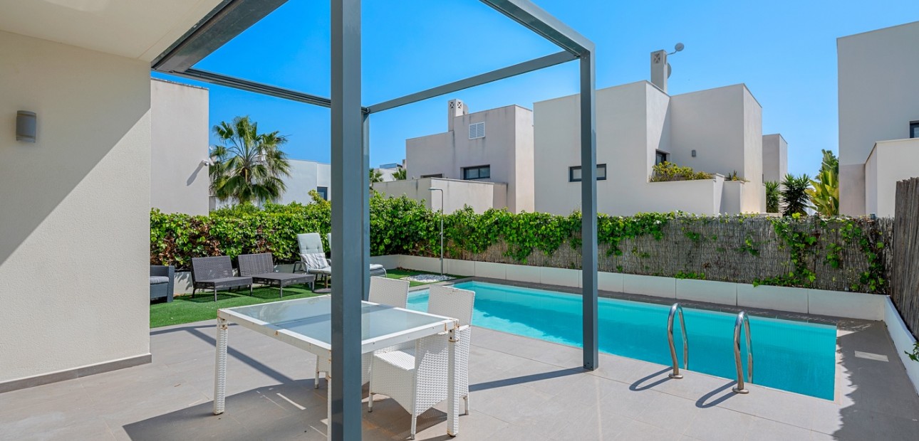 Herverkoop - Detached Villa -
Ciudad Quesada - La Laguna